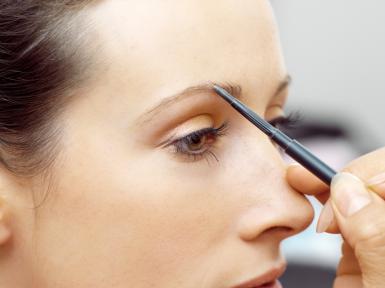 5 Makeup Mistakes that Make You Look Older