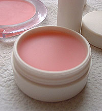 How to Make the Best DIY Lip Balm Ever