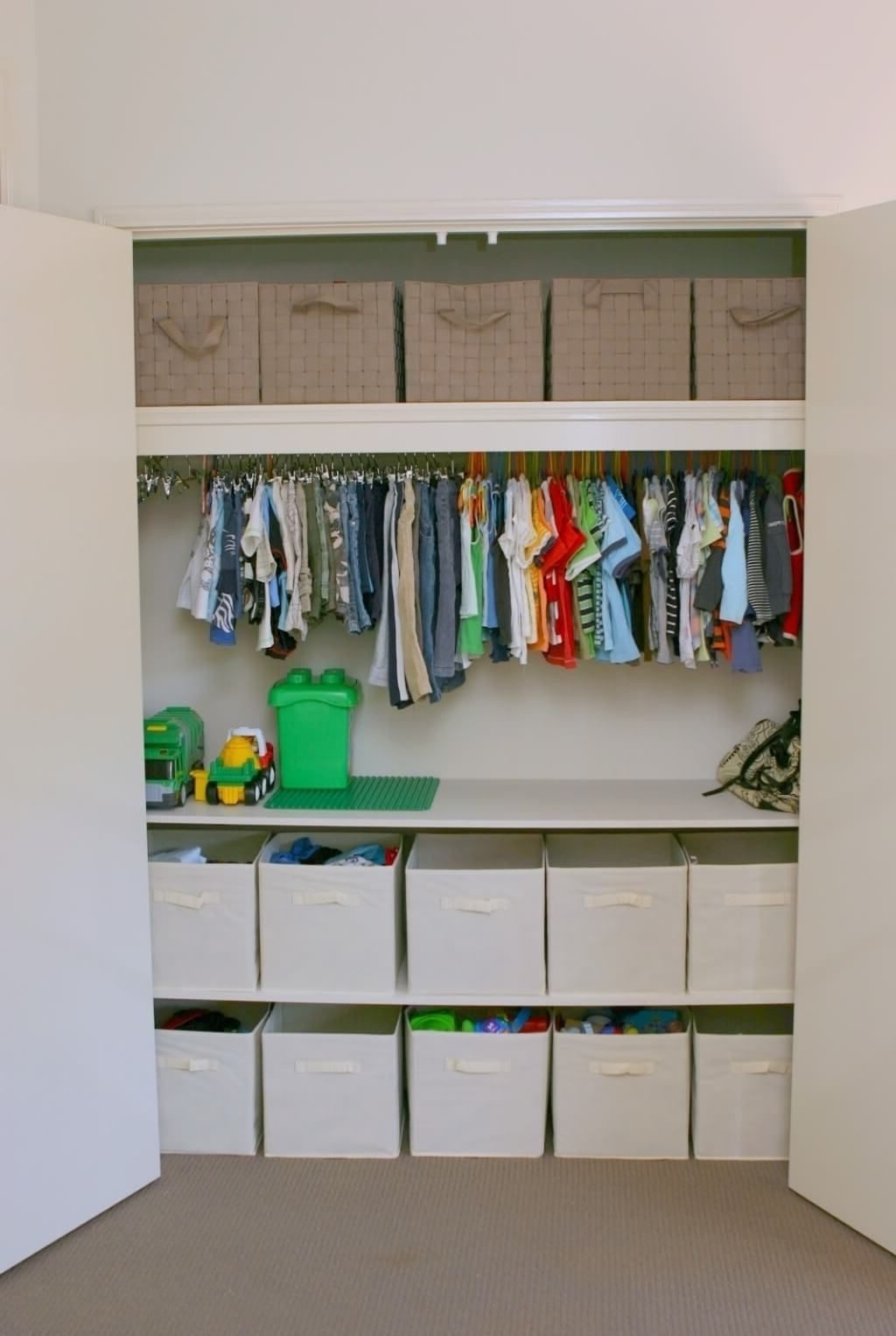 10-hacks-to-make-your-closet-clutter-free8